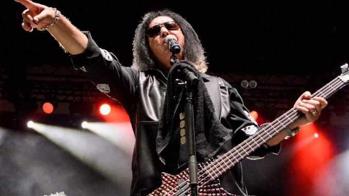 attachment-Gene-Simmons-solo