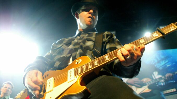 attachment-SocialDistortion-GettyImages-51854879